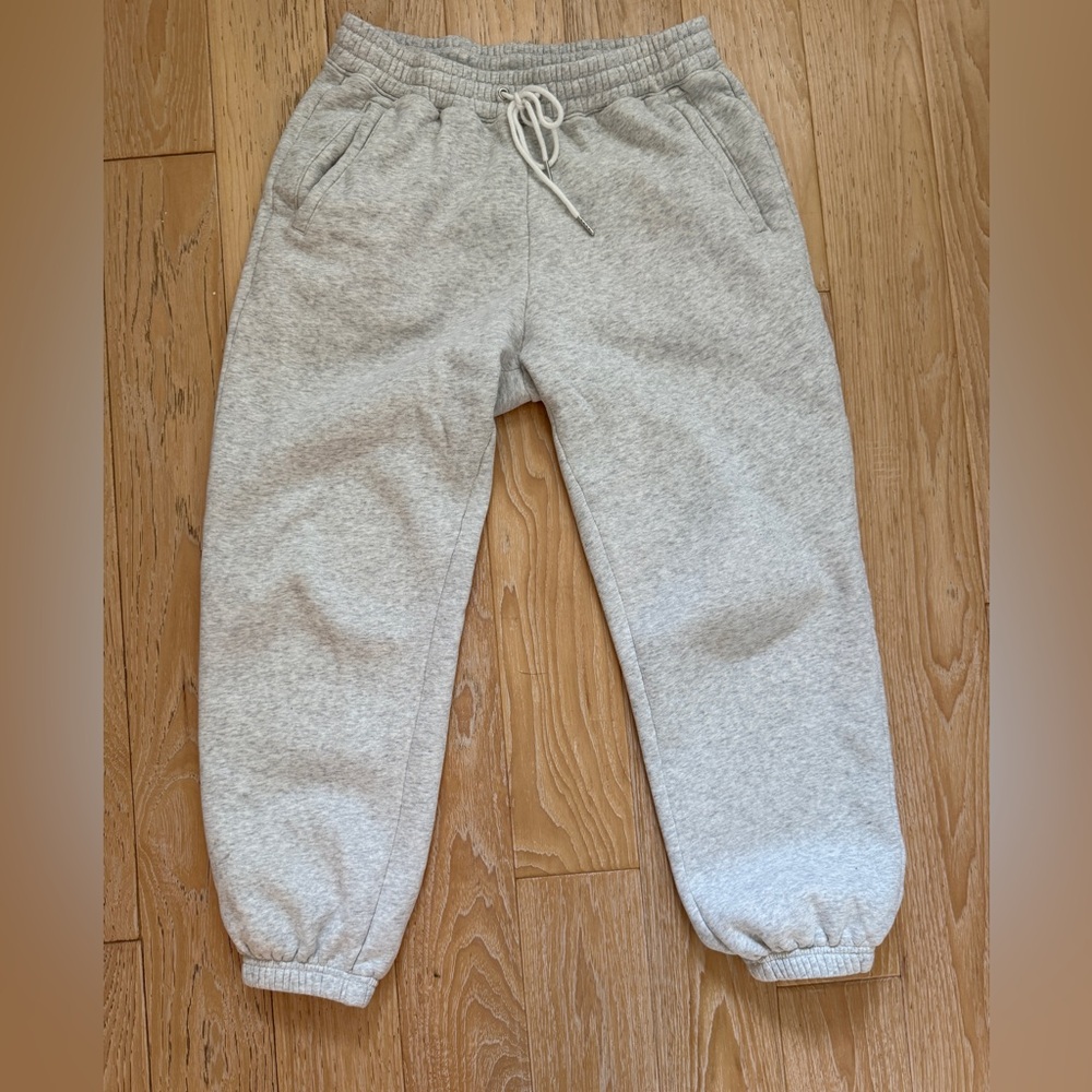 Abercrombie and Fitch women's essentials sweatpants size M gray cozy lounge cute - Picture 4 of 8